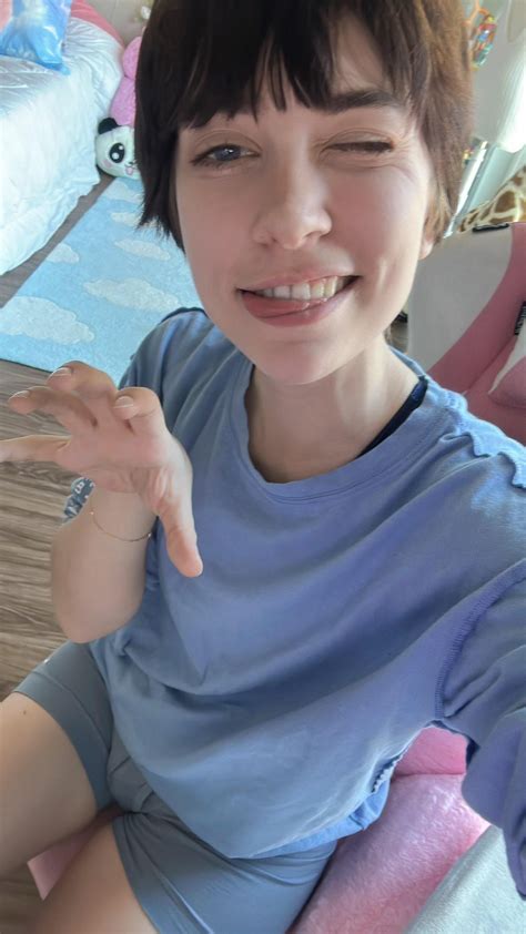 Femboy Hooters Photoset up on Fansly : r/IndigoWhiteFans