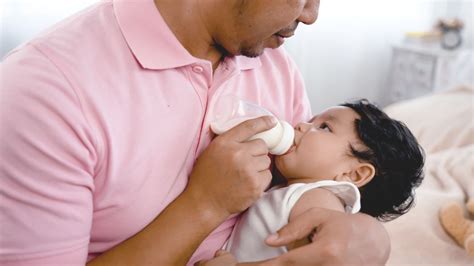 Why your breastfed baby is refusing the bottle