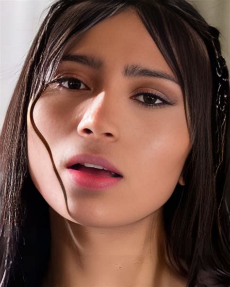 Alejandra Rico (Model) Husband, Family, Wiki, Age, Net Worth, Videos & Photos