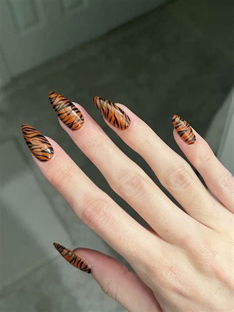 Tiger nails 🐅 in 2025 | Tiger nails, Gel nails, Nail designs