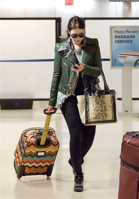 Michelle Trachtenberg High Resolution Beautiful Lax Airport