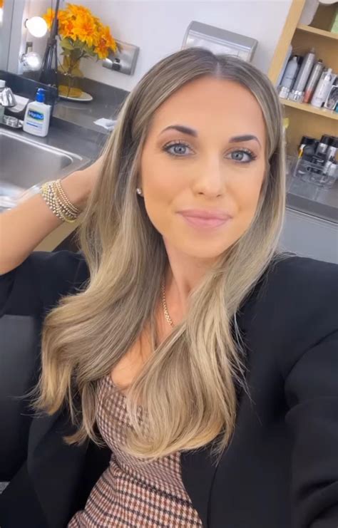 Erin Dolan - ESPN - I wish she was only wearing that jersey : r/HotSportsReporters