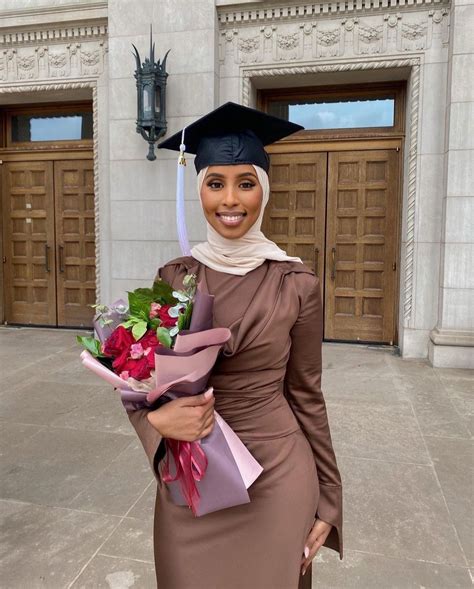 Pin by azizah baraka on Graduation pictures | Graduation outfit, Modest ...