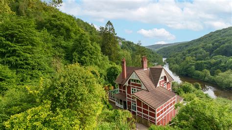 The 'Sex Education house' is up for sale: See inside Symonds Yat Chalet ...