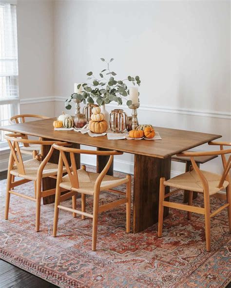 Modern and Minimalist Thanksgiving Table Setting Layout - Soul & Lane