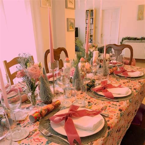 Christmas Table Styling Ideas From Bright and Bold to Traditional Luxe