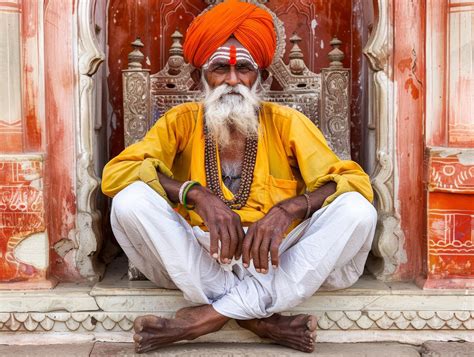 Sikhism vs. Hinduism | Full Comparison (What's The Difference?)