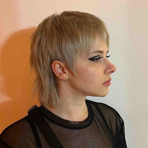 Shaggy Pixie Haircut Mullets Are Hot Right Now - Here Are 30 Great ...