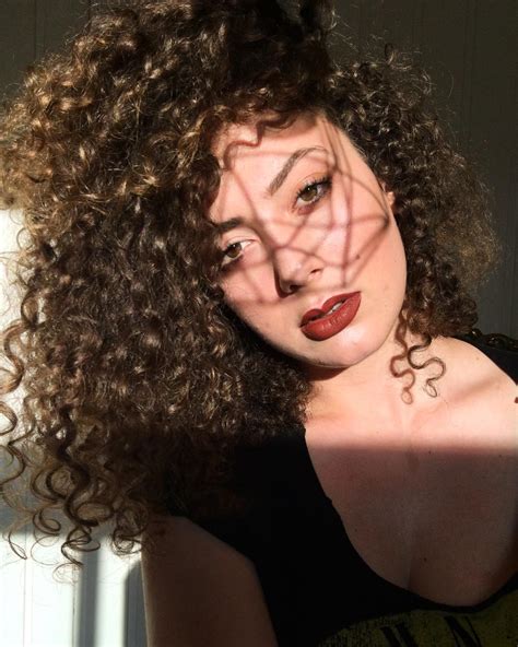 Leila Lowfire Pictures. Hotness Rating = 8.40/10