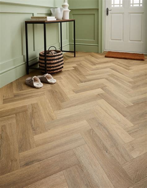 Signature Herringbone - Woodland Oak | Herringbone wood floor ...