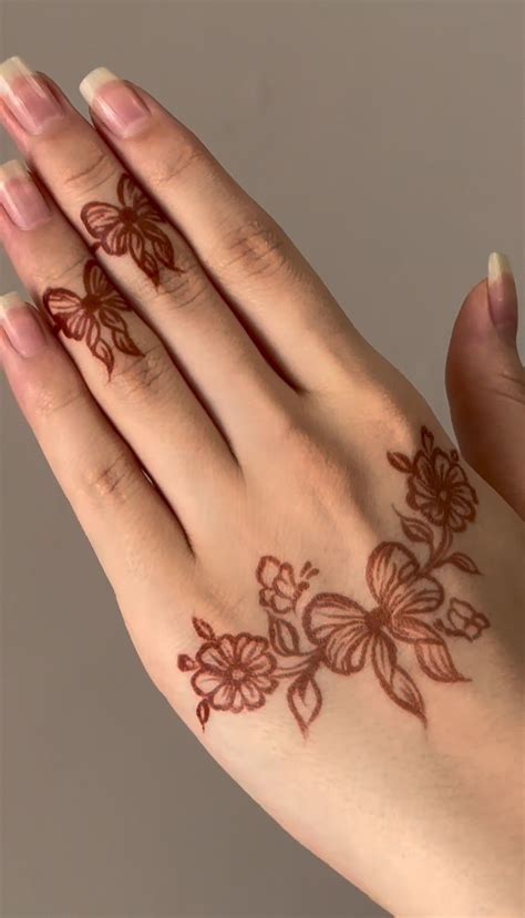 Pin by Heidi on Anime in 2025 | Henna designs wrist, Henna tattoo ...