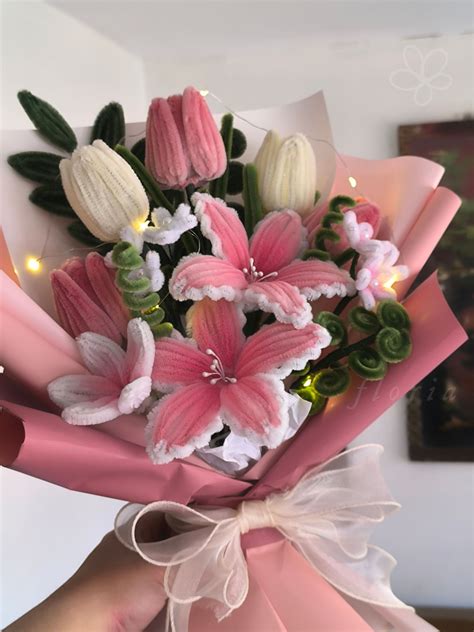 pink fuzzy wire bouquet | Flower bouquet diy, Fabric flowers diy, Diy ...