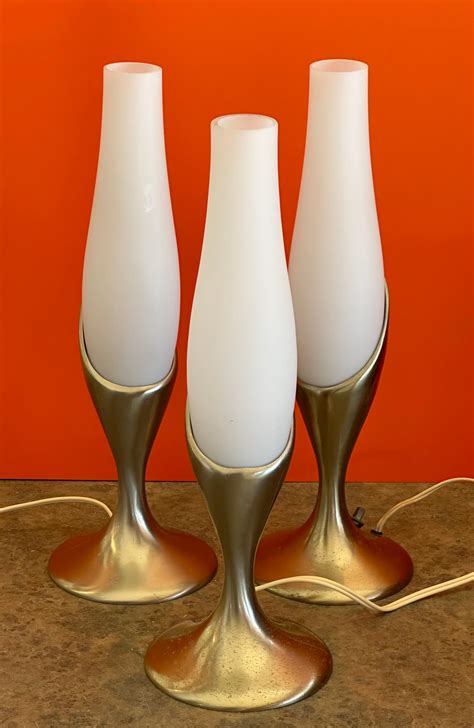 Mid-Century Modern "Tulip" Table Lamp by Laurel Lamp Co. For Sale at ...