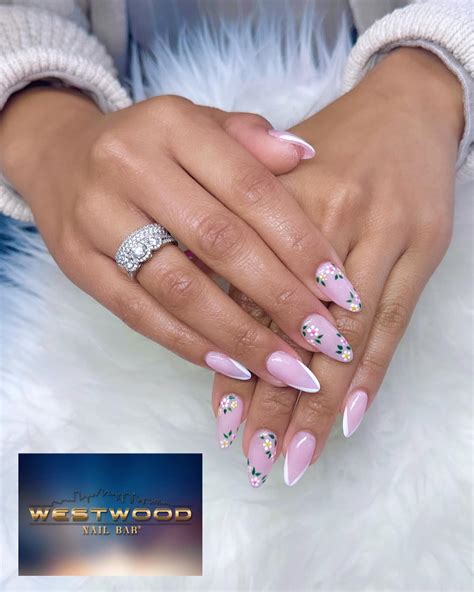 Westwood Nail Bar Offers Dip Powder Nails in Westwood, MA 02090