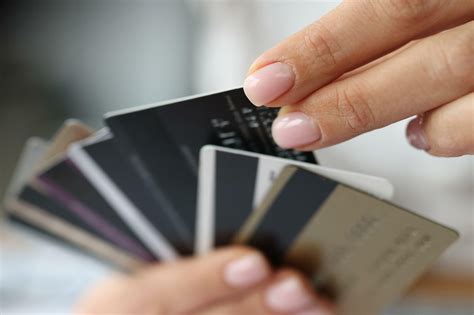 MONEY: AUDIT YOUR CREDIT CARDS FOR GREATER SAVINGS | AppleMagazine ...