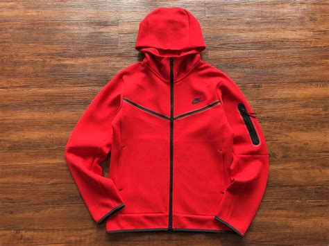 Nike Tech Fleece - Red | Dripzone