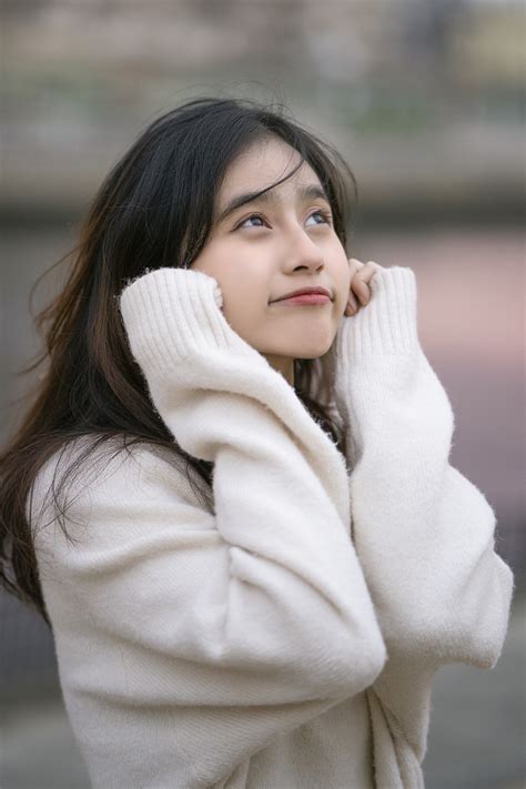 Fotos gratis : niña, belleza, mejilla, piel, labio, hombro, Fotografía ...