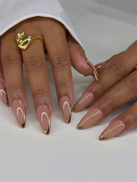 24 pièces Faux ongles amande moyens avec French manucure dorée. Ongles ...