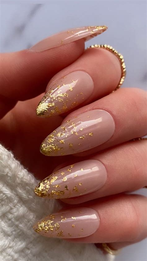 40 Beautiful Gold Nails To Bring Elegance To Your Outfits | Gold nails ...
