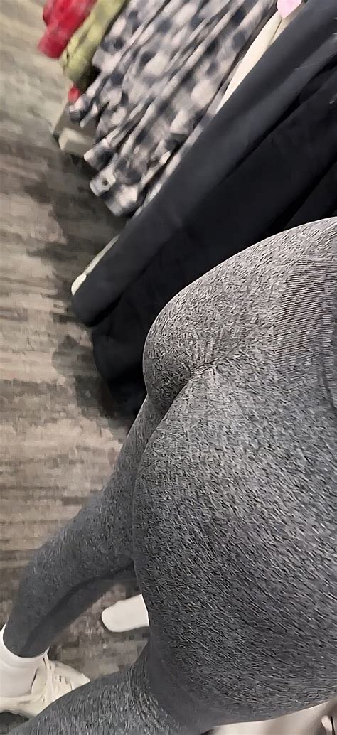 Milf with a huge nice ass - Spandex, Leggings & Yoga Pants - Forum