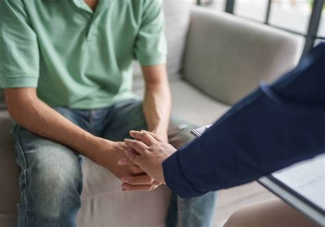 Avoidant Personality Disorder Symptoms, Diagnosing & Treatment
