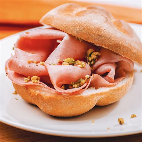 Mortadella Bologna Come Si Fa at Caitlin Gilles blog