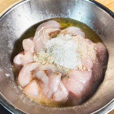 The SECRET to tender chicken: Velveting Chicken - dimsimlim.com
