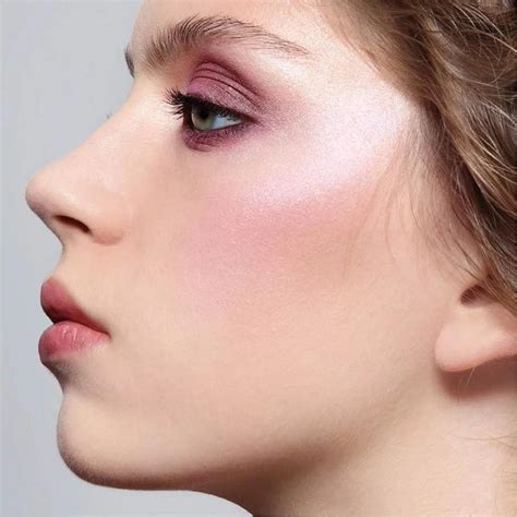 How to conceal redness on your face for a flawless complexion - Her ...