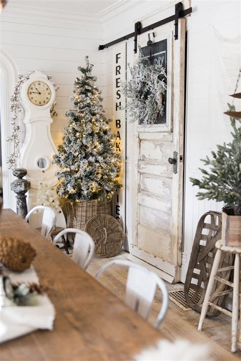 Farmhouse Glam Christmas Decor