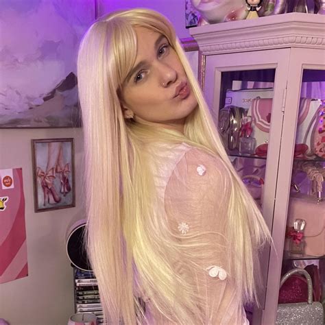 classic 2000’s duck lips selfie 💕 : r/fempark