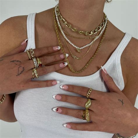 Dripping in GOLD 💫 | Trendy jewelry, Jewelry outfit, Gold jewelry