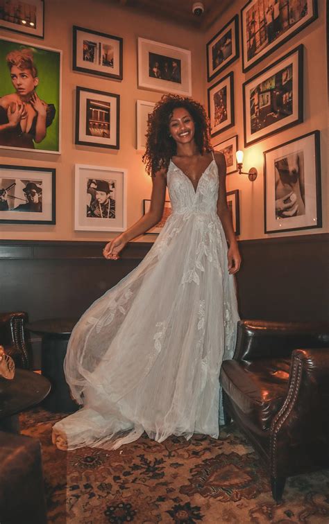 Georgi Gown: Ethereal Soft A-Line Silhouette for Boho Glamour