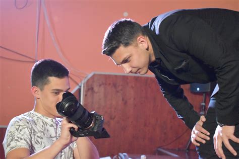 Roza na asfaltot (2024)