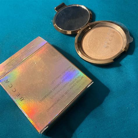 Becca Champagne Dream Flashes Bellini highlighter... - Depop