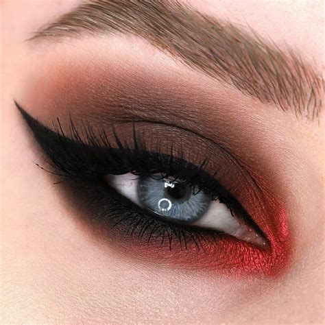 Pin by MARIIA on Makeup | Colorful eye makeup, Eye makeup art, Eye makeup