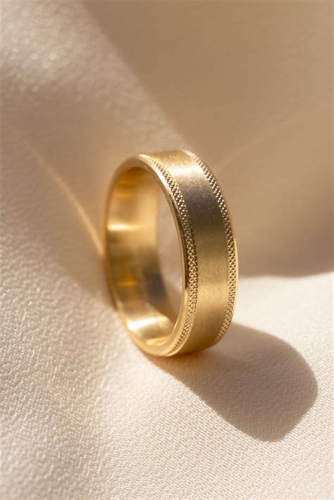 Gold wedding band for men – Artofit