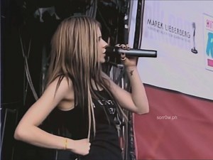 560K views · 10K reactions | Avril Lavigne - Complicated | Ｓｏｒｒｏｗ | Facebook