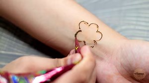 266K views · 129 reactions | Easy Flower Mehendi Design For Beginners | Henna Fusion | Henna Fusion | Facebook