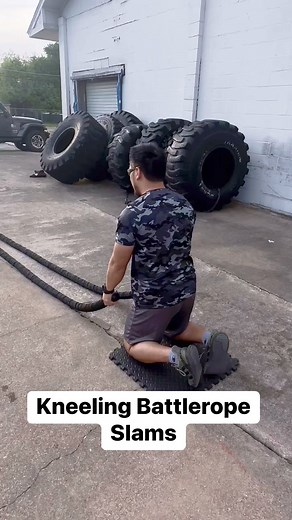 This battlerope variation places extra focus on your upperbody & core. #beastcamptraining #battleropes #health #fitness #lawenforcementtraining #fitforlife #fitforduty #functionalfitness | Beast Camp Training