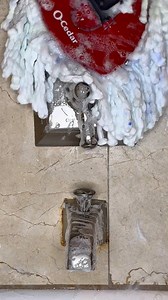 612K views · 2.3K reactions | Shower mopping is so satisfying 﫧識 #cleaninghacks #cleaningtips #asmr #cleaning #satisfyingsounds #foryourpage #fbreels #bathroomcleaning | Cleanupwithlaur | Facebook