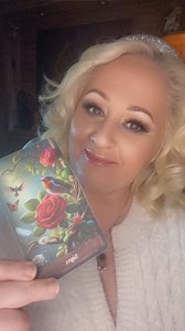 3.5K views · 55 reactions | Signs from Spirit #signs #spirit #lovedones #heaven #robins #feathers #memories | Fiona Faery - Psychic Medium | Facebook