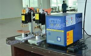 [Hot Item] Automatic Battery Packing Pneumatic Welding Machine