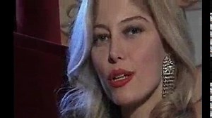 MOANA POZZI – ITALIENISCHE PORNO-IKONE DER 90ER – SOFT CLIP
