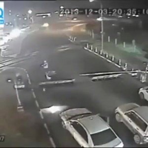 Penghadang lintasan keretapi generasi baru ini lebih elok dibuat berbanding menambah bilangan AES, apa pendapat anda? | Welcome To Kuala Lumpur