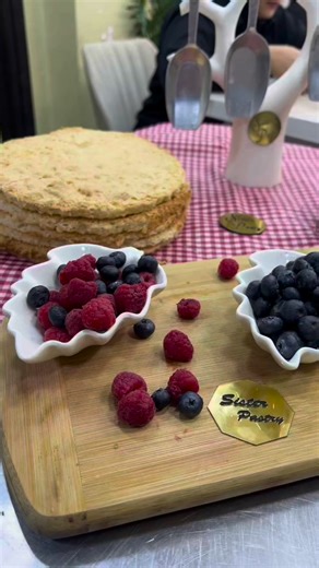 Bonsoir مشاء الله voilà magnifique résultat de la formation saveur un grand bravo les filles ♥️❤️❤️❤️❤️ | Sisters Pastry