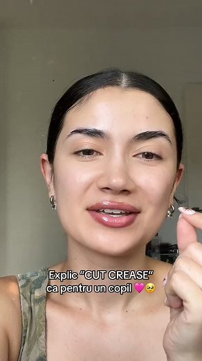 43K views · 766 reactions | Sper ca va este de ajutor 凉勺勺 #makeuptutorial #makeup#grwm #makeuptutorial #cutcrease #howtomakeup | Bruma makeup | Facebook