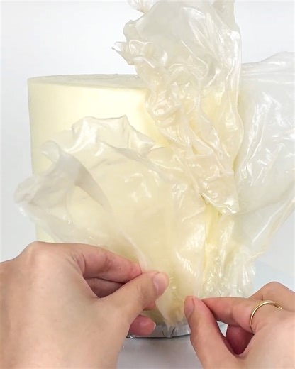 48K views · 157 reactions | Transforming cakes into edible art with rice paper sails | MetDaan Cakes | Facebook