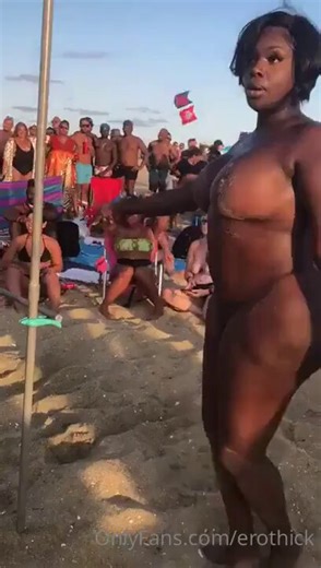 Symbaserothick: EbonyQueen - At the beach