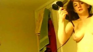 Caméra cachée après la douche - Porn300.com