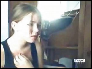 Teen Masturbate with Hairbrush